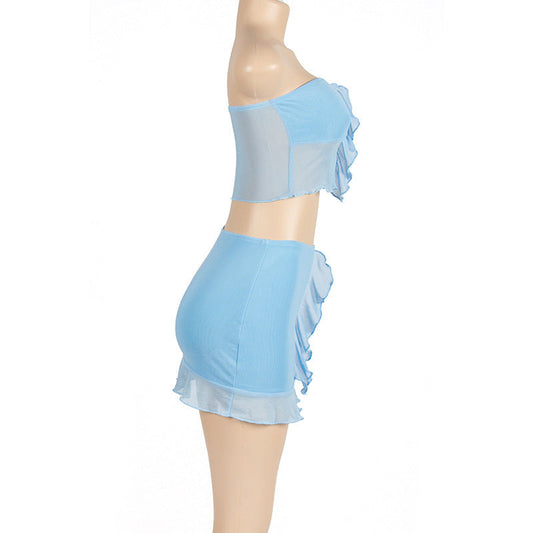 Ensemble “Hot Girl Summer” – Haut bandeau & mini-jupe en résille bleu ciel