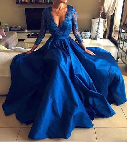 Robe de Soirée en Dentelle à Col en V – Jupe Ample Style Princesse